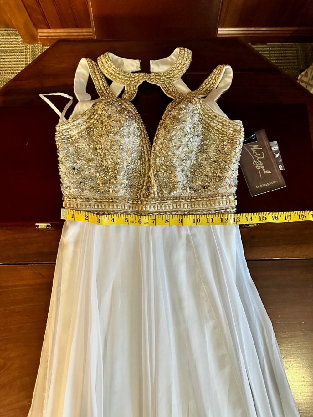 Mac Duggal - Beaded Cutout Bodice Chiffon - Gold & White Gown - NWT - Size 2 - Picture 14 of 15